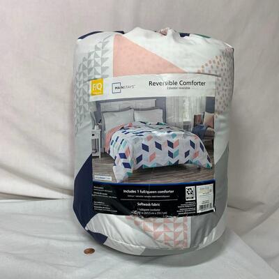 #481  Full/Queen Reversible Comforter