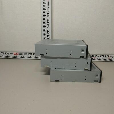#627 3 - DVD Drives