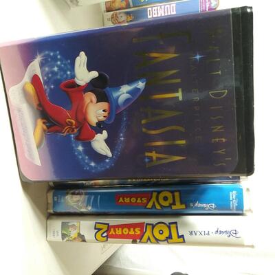 #639 Disney Clam Shell Movies