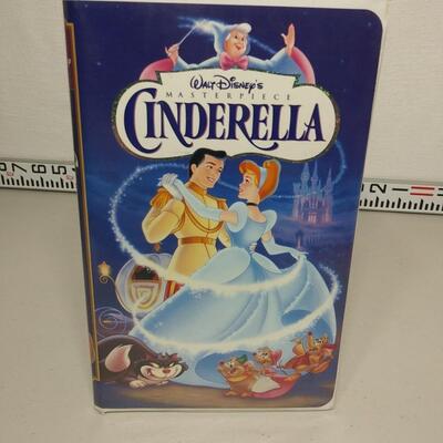 #645 Disney Clam Shell Movies