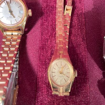 Lot 178   3 Watches: 2 Womens' Timex & Helbros Quartz, 1 Mens' Seiko