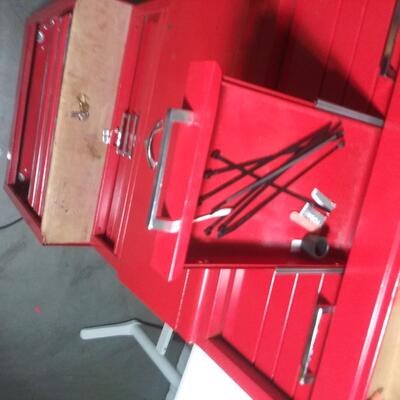 #4 Stackon Rolling 18 Drawer Locking Tool Chest With Tools