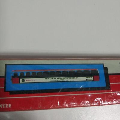 #76 Napa Evercraft 13 pc Metric 3/8" Drive Impact Socket Set