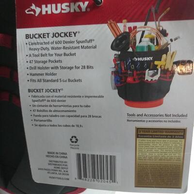 #202 Husky Bucket Jockey - include bucket