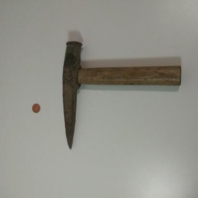 #299 Rock Pick/Hammer
