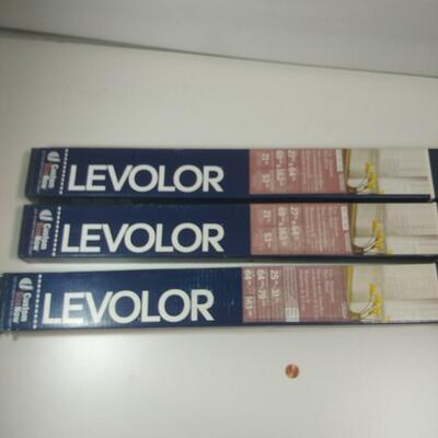 #318 3 - Levolor Blinds