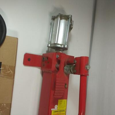 #319 Air Hydraulic Pump & Hose