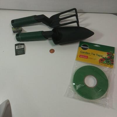 #355 Garden Hand Tools