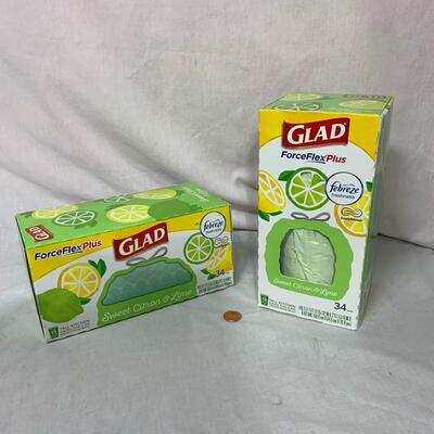 #426 2 - 34 cnt Glad scented garbage bags