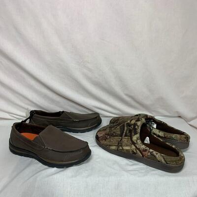 #471 2 Pair size 11 Shoes