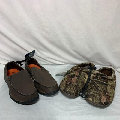 #471 2 Pair size 11 Shoes