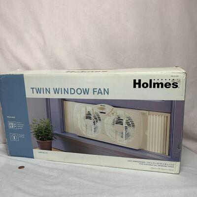 #501 Holmes Twin Window Fan