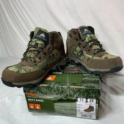 #525 Men's Size 11 Hiking boots