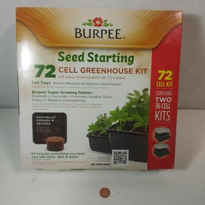 #537 Burpee 72 Cell Seed Starting System