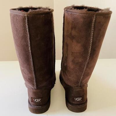 Lot 141 Brown Suede UGG Boots Size 7 Sherling Lined