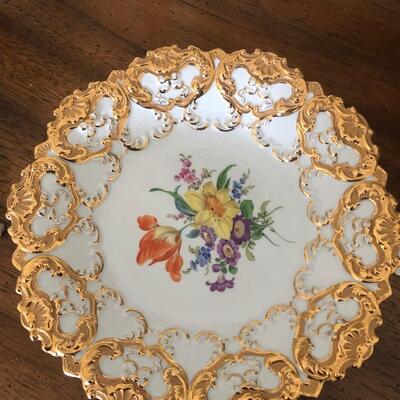 Meissen Hand Painted Gold Gilt Old B Form Cabinet Plate
