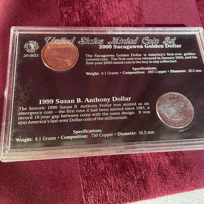 Lot 181  Fifty States Quarter Collection - United States Minted Coin Set