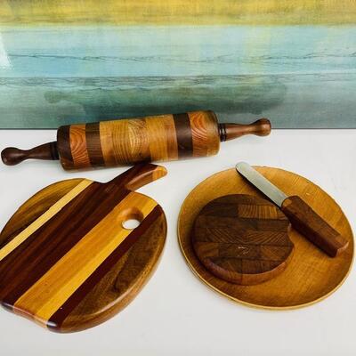 Lot 186st Group Inlayed Wood Kitchen Pieces Rolling Pin Cutting Boards Dansk Cheese Board & Knife