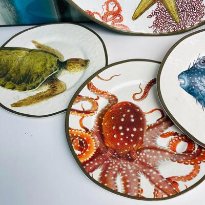 Lot 198st  Marine Life Plastic Serving Platter & 4 Plates