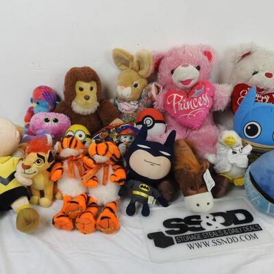 22 Stuffed Animal Toys: Charlie Brown, Batman, Whale, Reece's Tigers