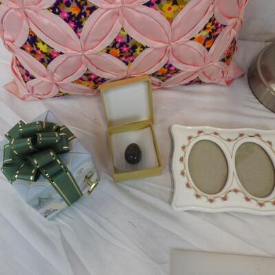 10 pc Decor, Pink Pillow, Desk Lamp, Jewelry Cabinet, Music box