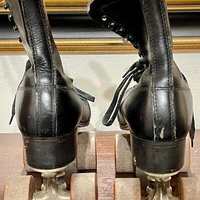 Vintage Chicago roller skates black, size 8 menâ€™s?