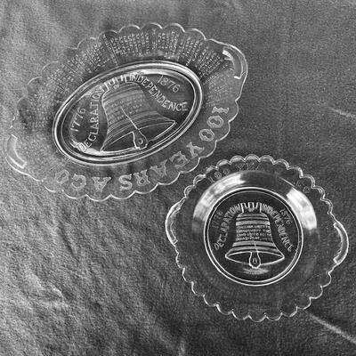 Lot 221cl 4 Glass Serving Plates United States 1876  Centennial + 1976 Bicentennial Good Luck Horseshoe