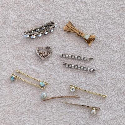 Lovely hair clips and heart pendant