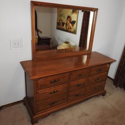 Thomasville Bedroom Set