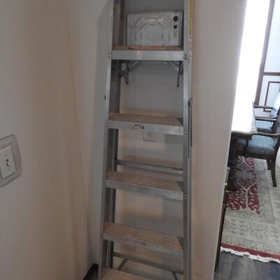 Aluminum Ladder