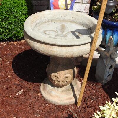 Fluer De Lis Concrete Bird Bath