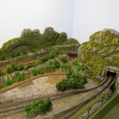 FULLY OPERATIONAL N SCALE LAYOUT DESIGNED BY "ZUGMEISTER"