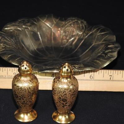 Gold  Salt and Pepper Shaker , plus gold tray