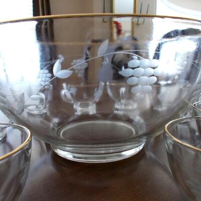 Beautiful Etched Glass Gold Trimmed Punch Bowl Set