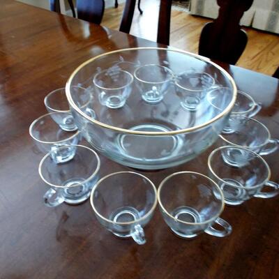 Beautiful Etched Glass Gold Trimmed Punch Bowl Set