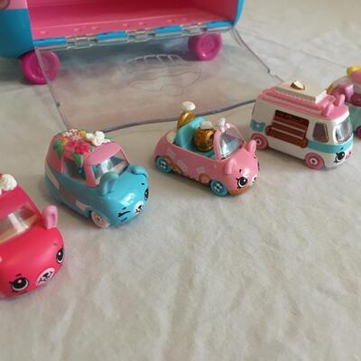 Shopkins Cutie Cars Play 'N' Display Cupcake Van With Cutie Cars USED