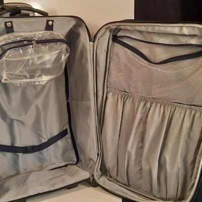 Lot  203  Skyway Large Suitcase w/ Lock & Keys. Soft Sided on Rollers.