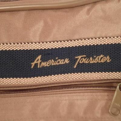 Lot 212   American Tourister Beige Travel Bag
