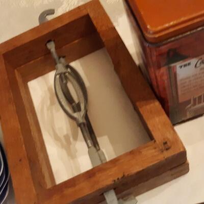 Lot of Vintage Camera Bank and other items