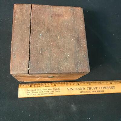 Lot 16: Gimbaled Maritime Vintage Compass In Wood Box