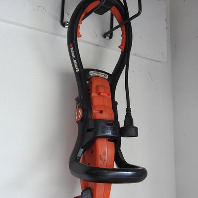 Black & Decker  Electric Hedge Trimmer