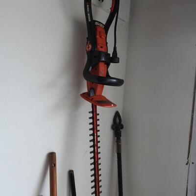 Black & Decker  Electric Hedge Trimmer