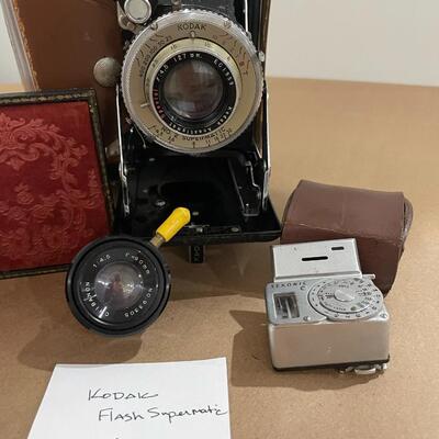 Kodak Flash Supermatic with accessories