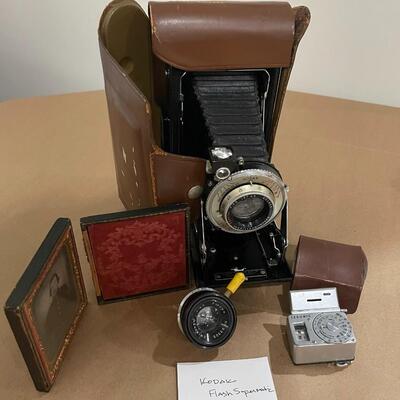 Kodak Flash Supermatic with accessories