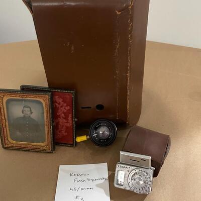 Kodak Flash Supermatic with accessories