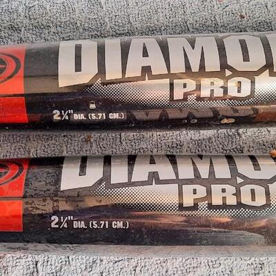 Lot 288  2 Easton Baseball Bats Diamond Pro