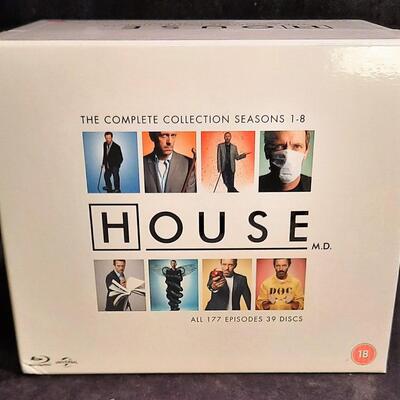 Lot 300   House - The Complete DVD Collection Seasons 1-8