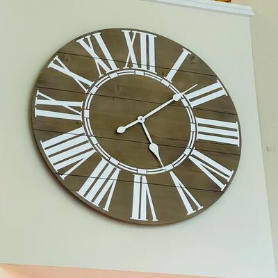 34â€ Round Wooden Working Clock