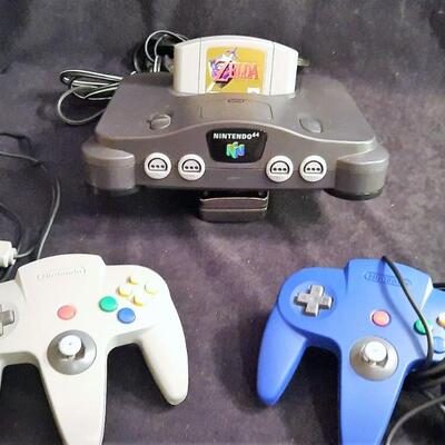 Lot 352  Nintendo 64 Console w/ 2 Controllers & 1 Game -Zelda