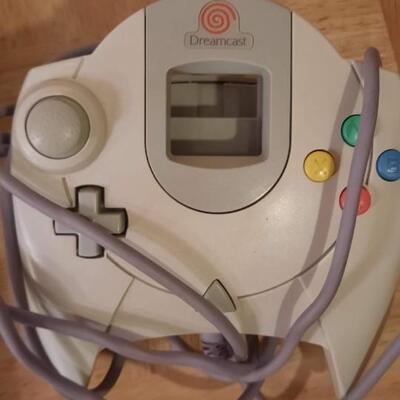 Lot 356  SEGA DreamCast Console w/ Controller & SmashPack Game